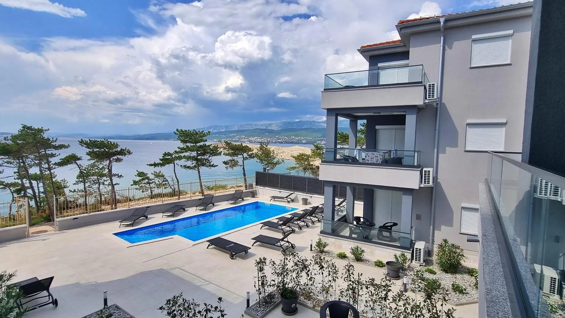 Seaside Apartments With A Swimming Pool Silo, Krk - 21242 0*, Šilo Croatie